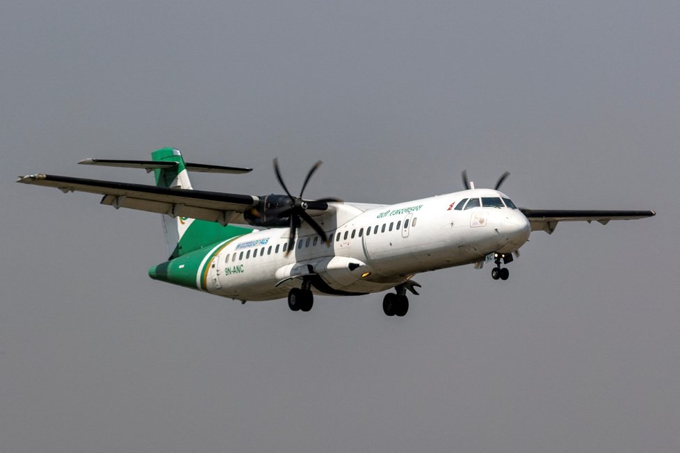 Letadlo Yeti Airlines ATR 72-500, které havarovalo v Nepálu, na starším snímku.