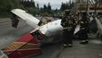 Letadlo havarovalo na dálnici v Seattlu. Nehodu zachytila kamera