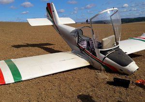 Letadlu upadla za letu vrtule a pilot musel nouzově přistát.