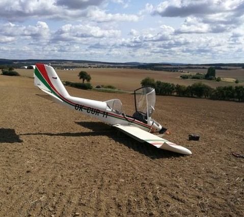 Letadlu upadla za letu vrtule a pilot musel nouzově přistát.