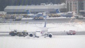 Letadlo SmartWing skončilo v Moskvě mimo ranvej.