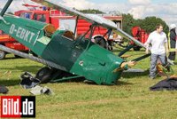 V Německu se zřítil letoun: Jeden člověk mrtvý, osmatřicet zraněných