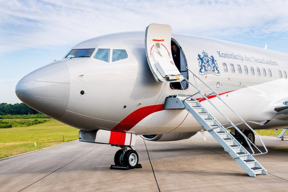 Královský Boeing 737-700 (BBJ)