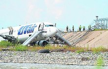 Nehoda Boeingu 737 v Soči: Sjel z dráhy a začal hořet