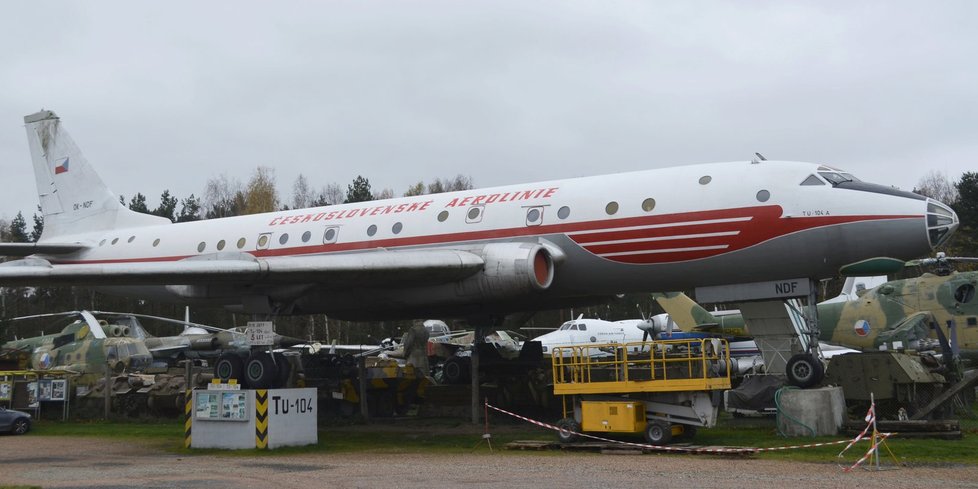 Letadlo TU – 104 A ve v novějších barvách ČSA z 60. let minulého století.