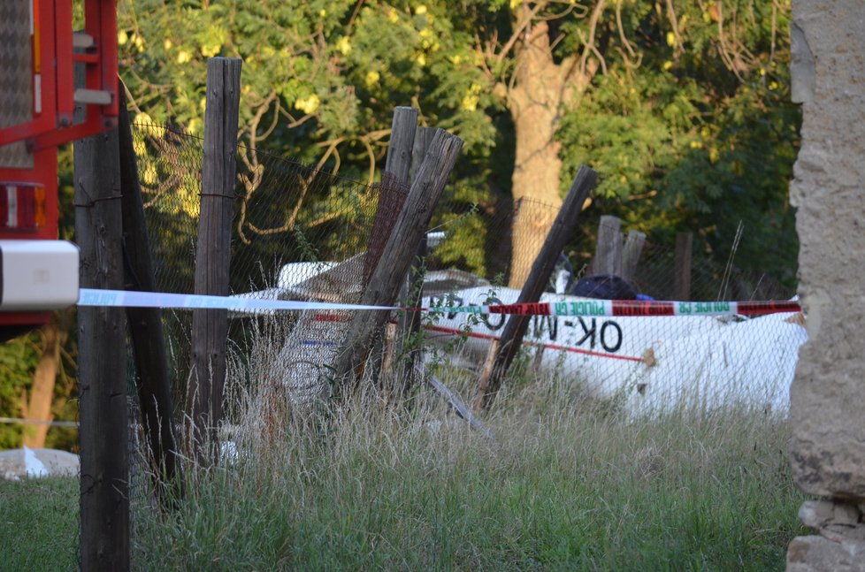 Letadlo se zřítilo na okraji obce Lipno