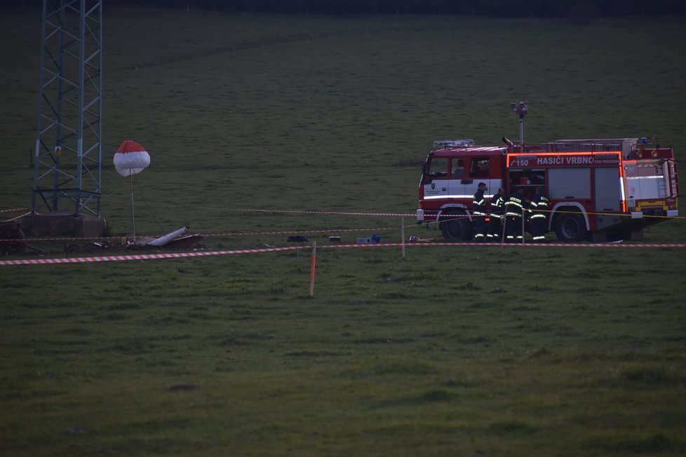 U obce Mnichov na Bruntálsku se zřítil větroň. Jeho pilot cizí národnosti nepřežil.