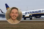 Pasažér Shaun Pinkerton popsal, jaké peklo si zažil na palubě letadla Ryanairu.