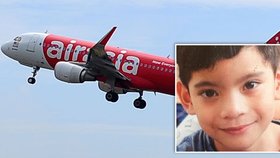Syn pilota letadla smrti: Neví, že táta je mrtvý!