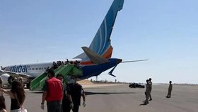 Letadlo společnosti FlyDubai, kde se odehrál souboj s útočníkem.