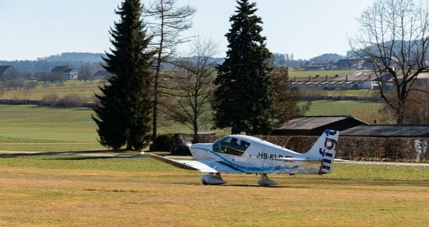 V Dolním Rakousku se zřítilo malé letadlo: Uvnitř byl český pilot!