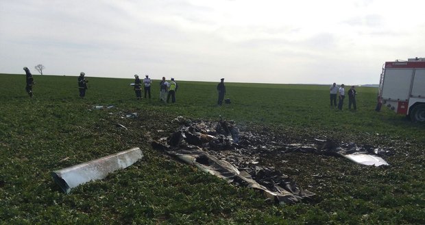 Na Teplicku se zřítilo letadlo, pilot na místě zemřel