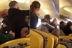 Při letu z Glasgow na Tenerife opilý muž ukousl jinému pasažérovi kus nosu.