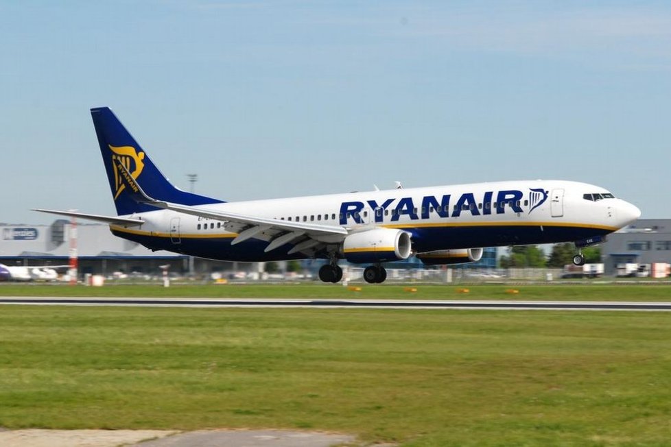 Letadlo společnosti Ryanair muselo nouzově přistát v Německu kvůli poklesu tlaku (ilustrační foto)