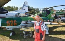 Legendární MiG-17 mají na zahradě u Plzně. Pochází z polské hospody: Složili jsme si stíhačku!