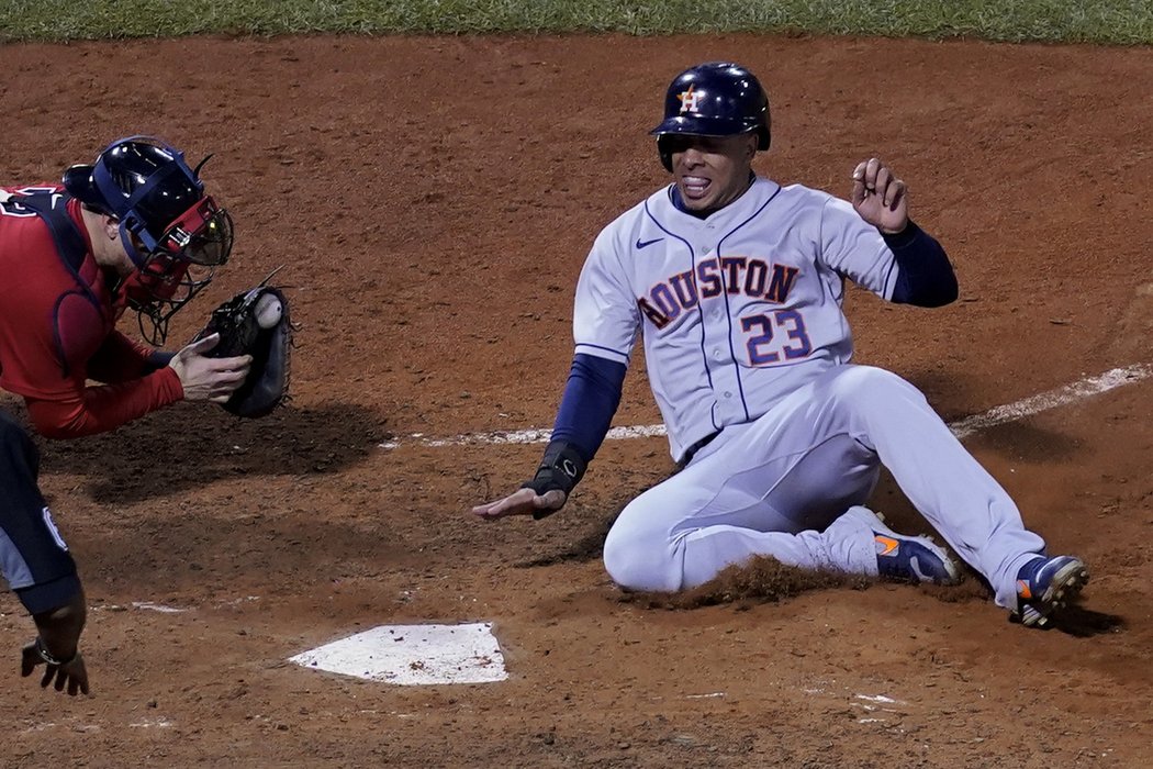 Houston Astros čtvrté utkání vyhrál a fanoušky potěšil.