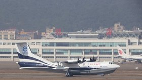 Čínské obojživelné letadlo uskutečnilo první, hodinový let