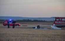 Pilot zemřel po pádu letadla na Lounsku:  Větroň se rozbil na kusy!