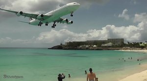 Piloti z Karibiku: Letadla přistávají skoro na pláži