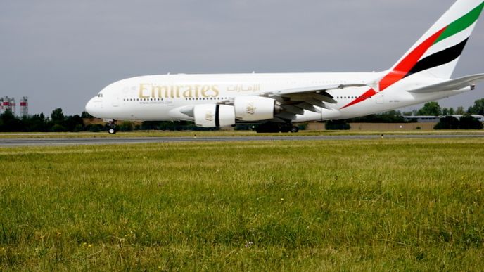 Přistání letadla A380-800 společnosti Emirates