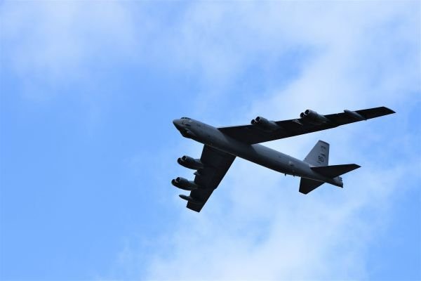Dalším velikánem je B-52