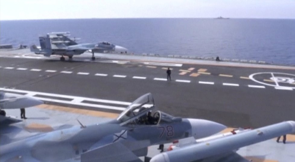 Ruské a turecké letouny společně útočí na ISIS v Sýrii.