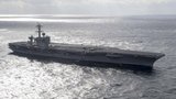 Hrozí útok? Letadlová loď, tři torpédoborce, F-35. U Íránu má Trump dostatečnou palebnou sílu
