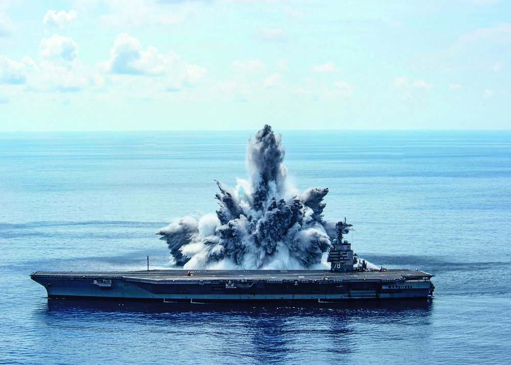 Před uvedením do služby musela letadlová loď USS Gerald  R. Ford projít celou řadou testů. Jeden z nich zahrnoval i odpálení 18 tun TNT poblíž pravého boku