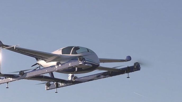 Létající taxík od Boeingu má za sebou první zkušební let
