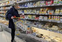 Obchody jsou zamořené falešnými slevami: Místo úspor koupíte i dráž! Co ukázalo srovnání letáků?