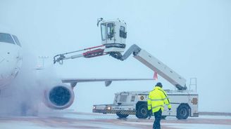 Zpoždění nebo zrušení letů kvůli sněhu: Na co máte u leteckých společností opravdu nárok Zpoždění nebo zrušení letů kvůli sněhu: Na co máte u leteckých společností opravdu nárok