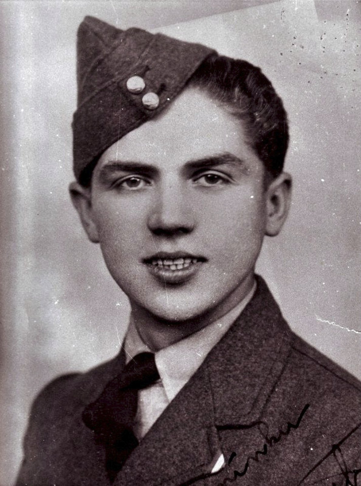 V době své služby u RAF.