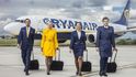 Zaměstnanci společnosti Ryanair (ilustrační foto).
