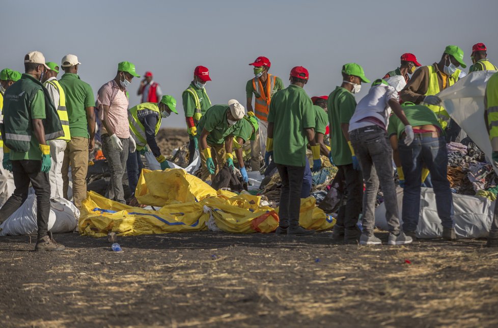 Snímky letecké havárie v Etiopii