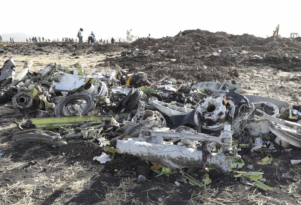 Trosky Boeingu 737 MAX 8 společnosti Ethiopian Airlines.