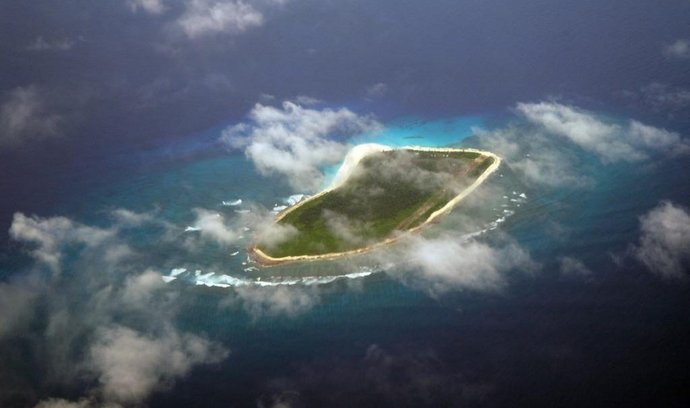 Letecký pohled na jeden ze seychelských ostrovů