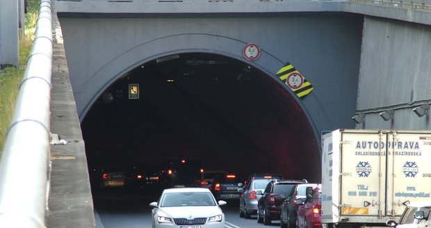 V noci od 12. července do 19. července Letenským tunelem neprojedete.