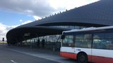 Útok na letišti v Brně: Autobusák měl zkopat otce dvou dětí! 