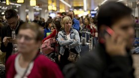 Stávka na bruselském letišti trvá, postihuje i spojení s Prahou.