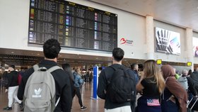 Letiště Brusel/Zaventem: Zpoždění a rušené lety kvůli podezřelé dronové aktivitě (5. 11. 2025).