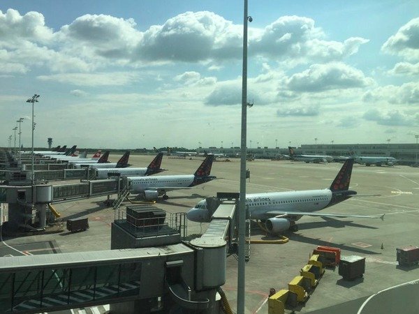 Na belgických letištích čekají na odlet desítky letadel