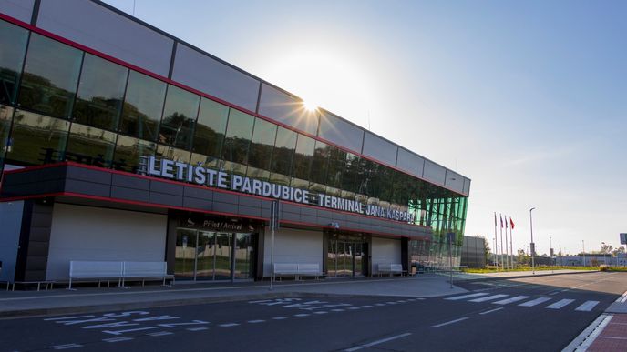 Letiště Pardubice prodělalo desítky milionů.