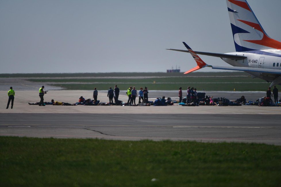 Cvičení k havárii letadla na pražském letišti, 17. dubna 2019.