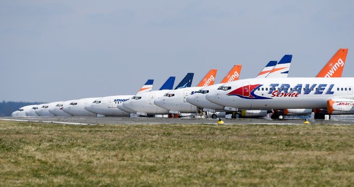 Odstavená letadla na Letišti Václava Havla Praha (29. 3. 2020)