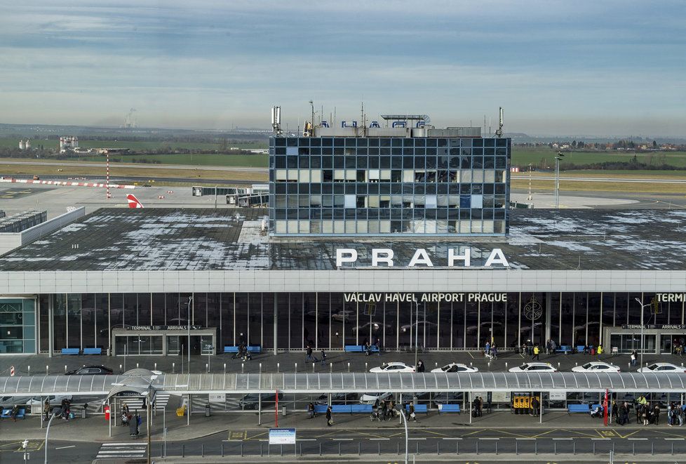 Nízkonákladová letecká společnost Wizzair zruší svou pražskou základnu. V nabídce zůstanou tři lety