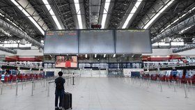 Další vlna propouštění na pražském letišti: Kvůli koronaviru přijde o práci 150 lidí