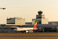 Za komplikace s kufry mimořádná odměna: Zaměstnanci ruzyňského letiště dostanou štědrý příspěvek
