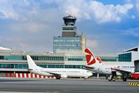 Poničená meteostanice na pražském letišti už je opravená: Letadla přistávají bez omezení