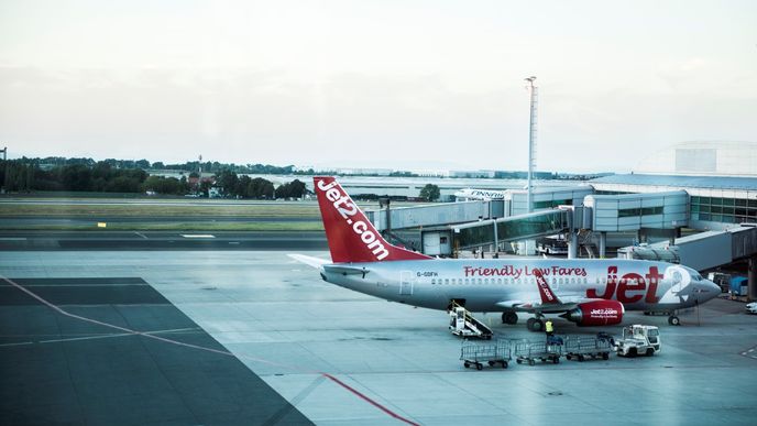 Letišti Praha přibývají cestující.