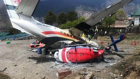 V roce 2019 letoun narazil do helikoptéry na letišti v nepálské Lukle. Zemřelo několik lidí.